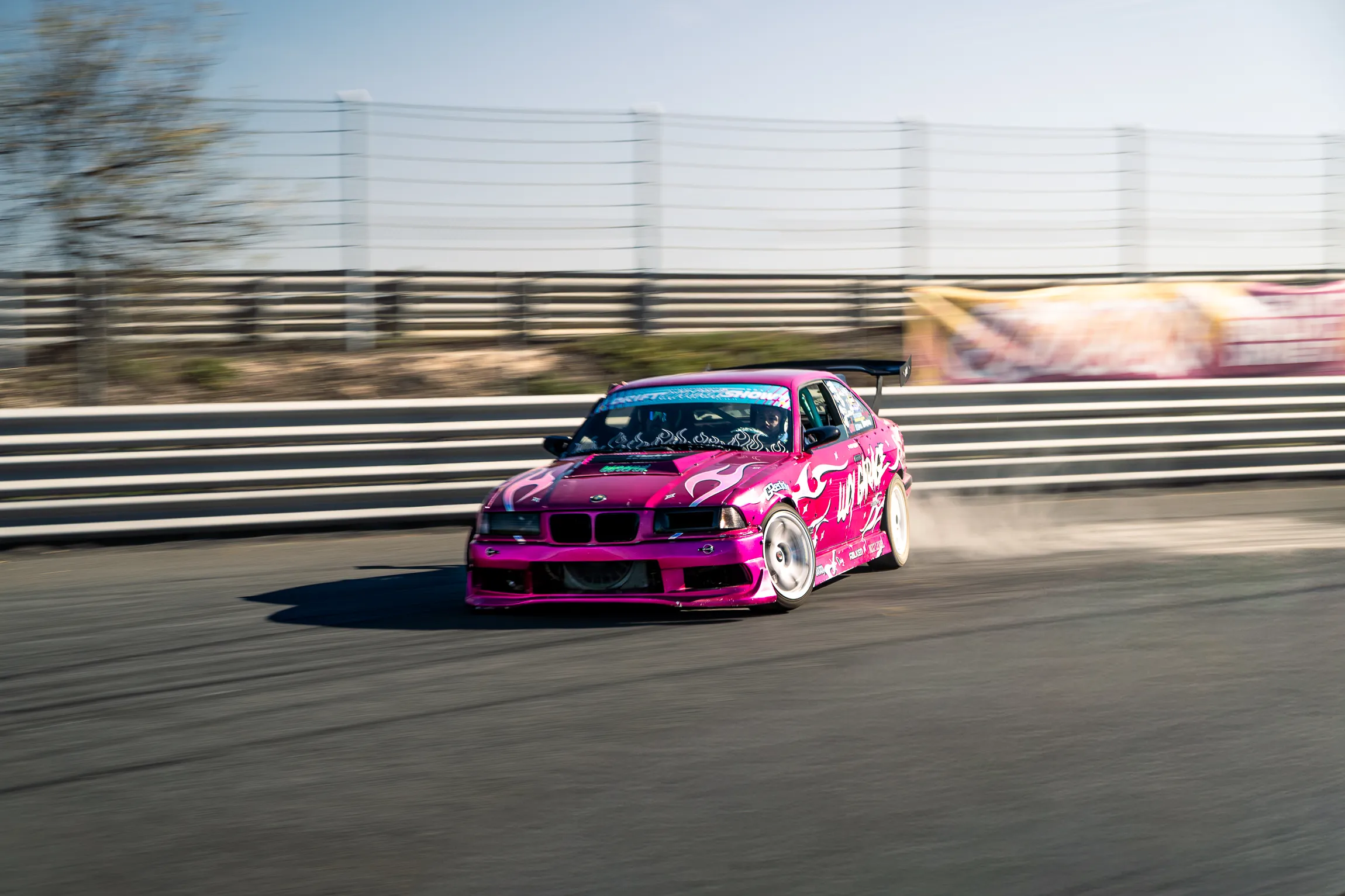 Lucy Garage BMW E36 · 4