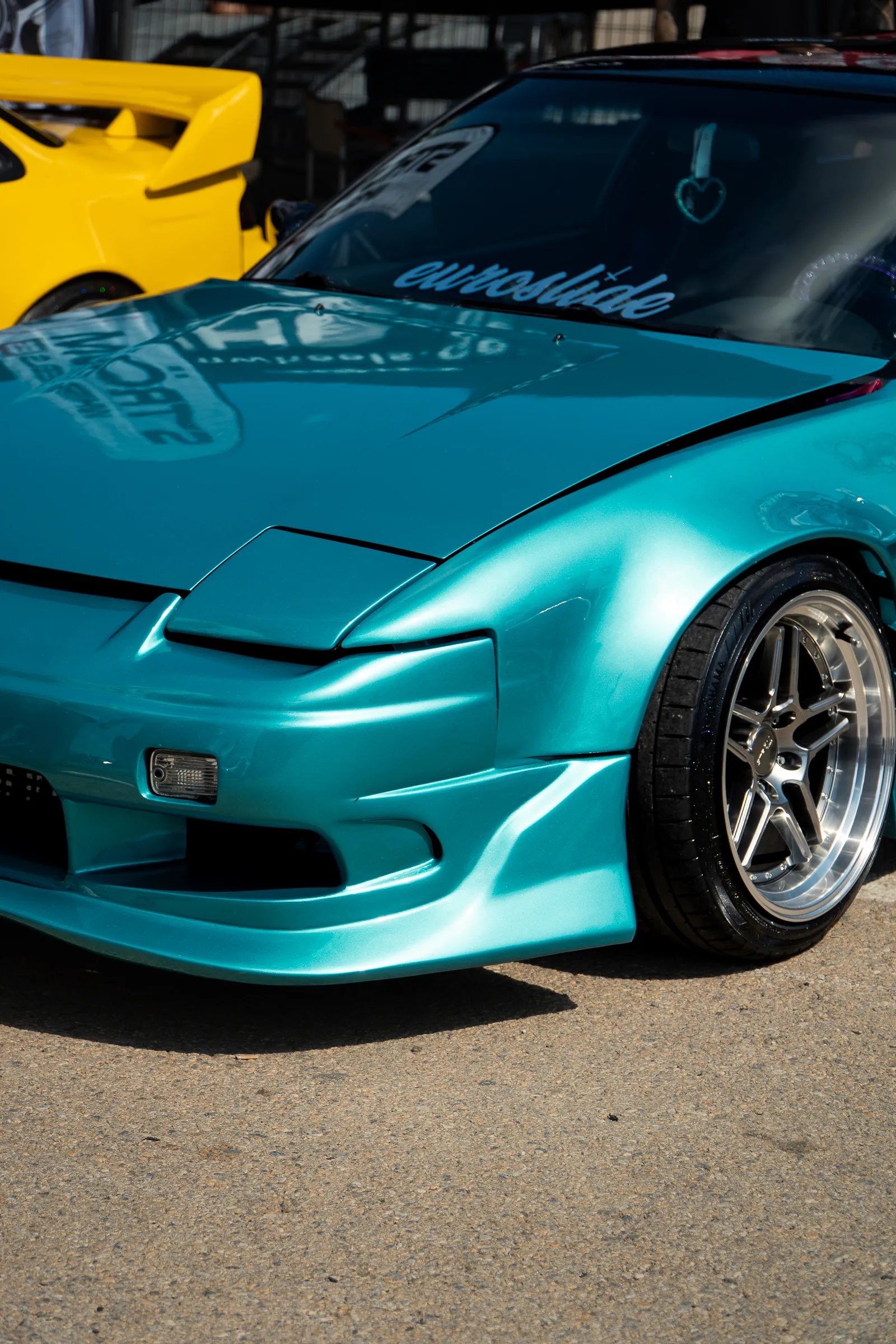Paddock y pista · 13