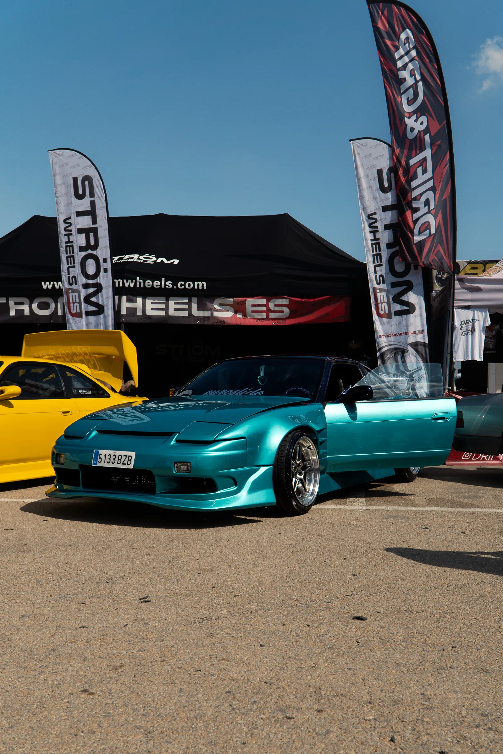 Paddock y pista · 18