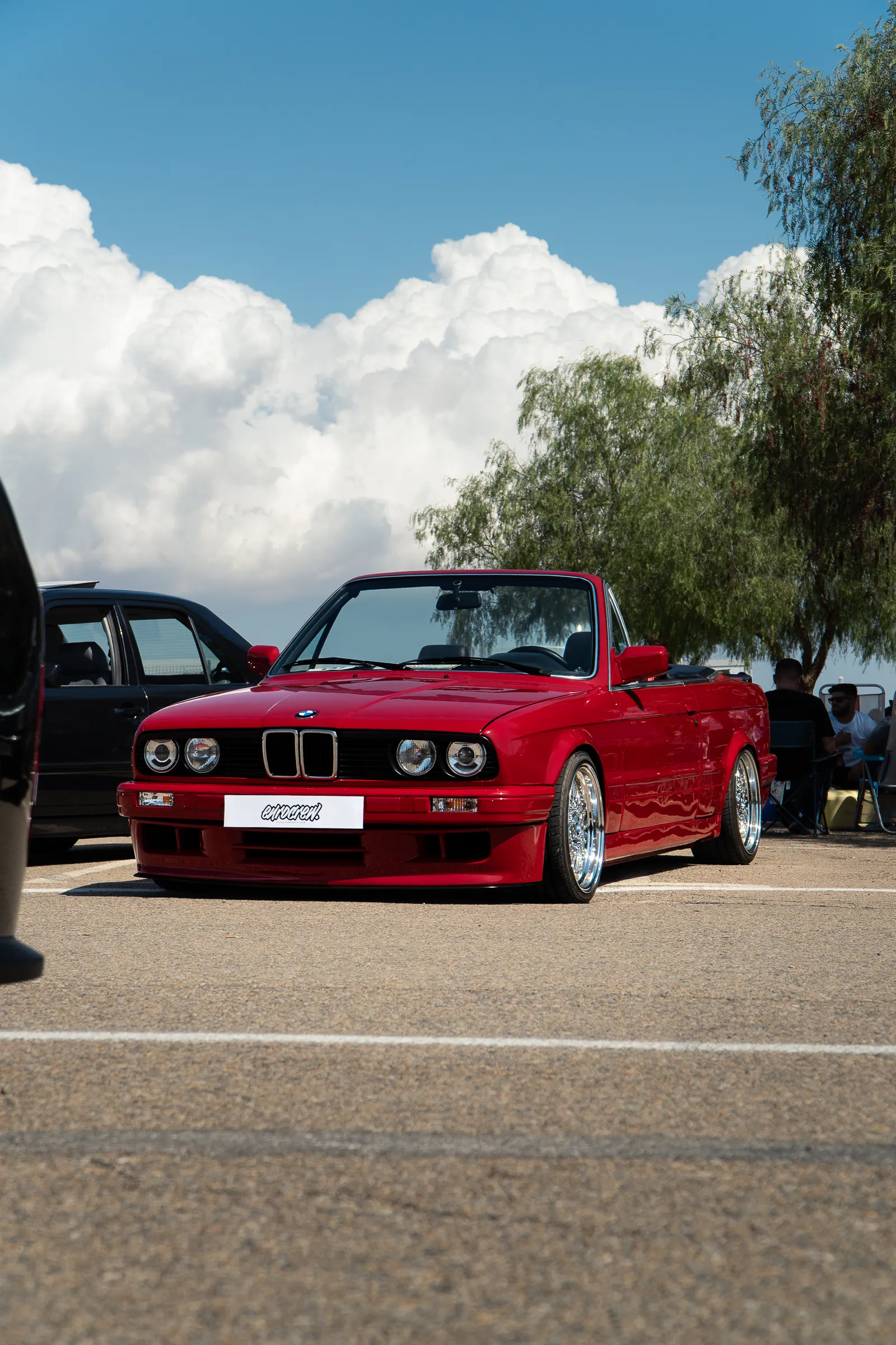 Paddock y pista · 44