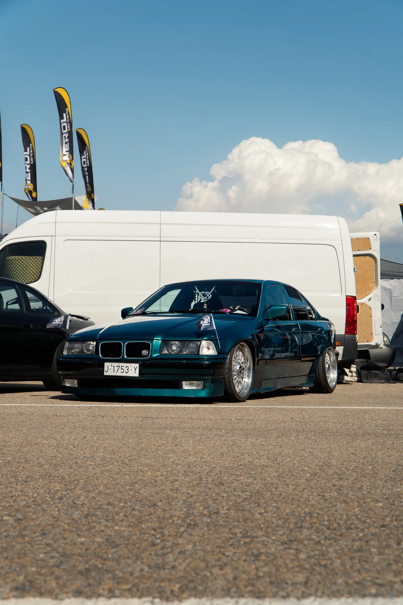 Paddock y pista · 52