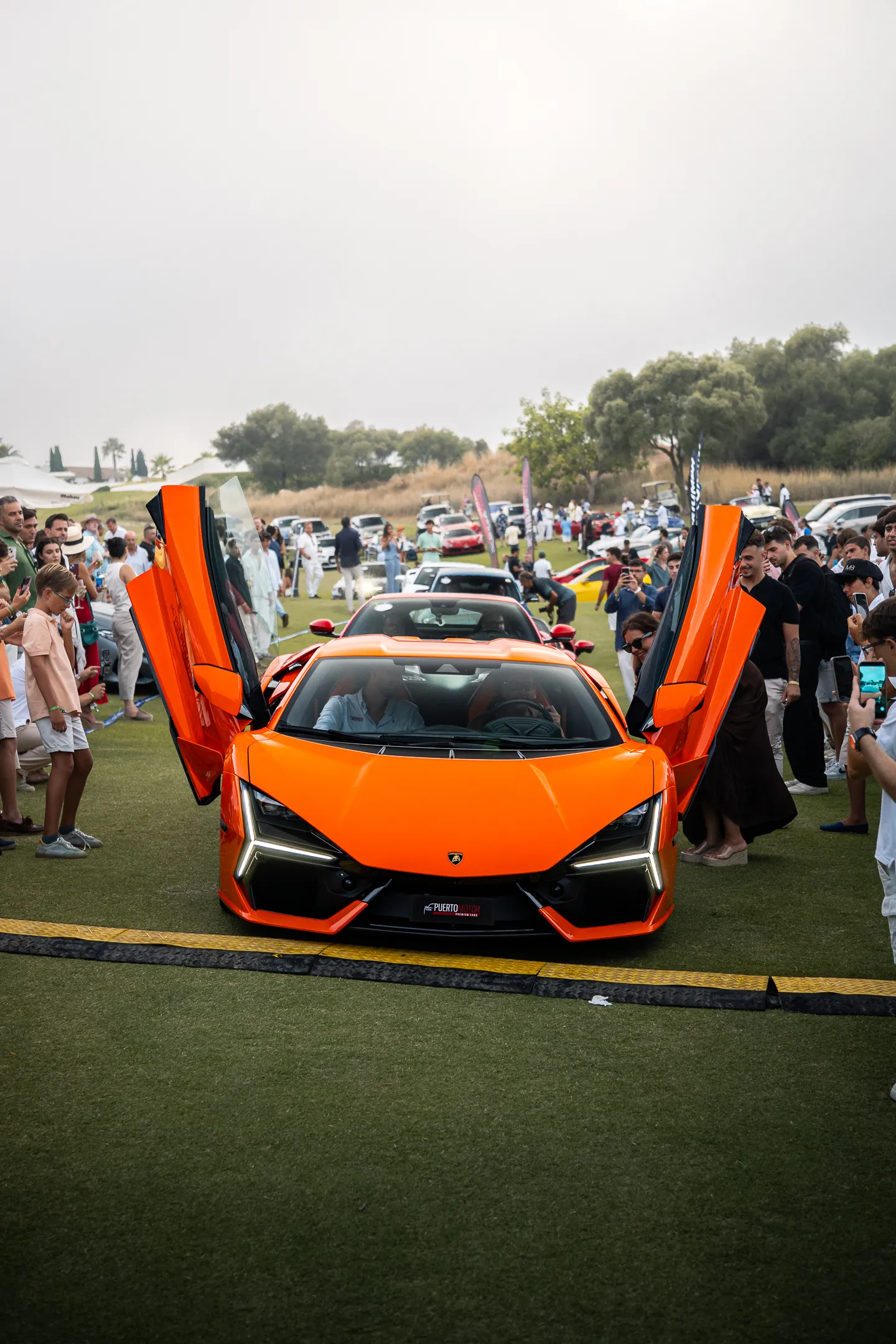 Lamborghini Revuelto · 7